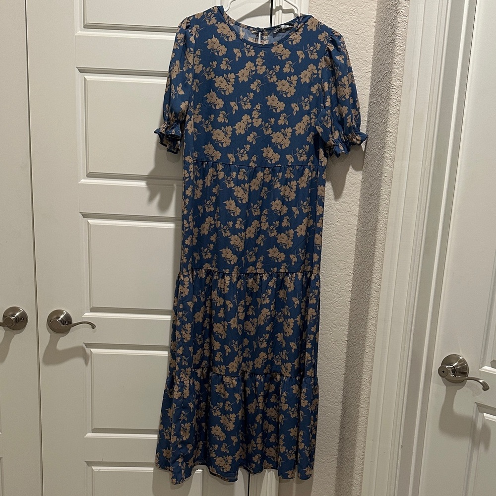 Blue Floral Tiered maxi Dress - Women's